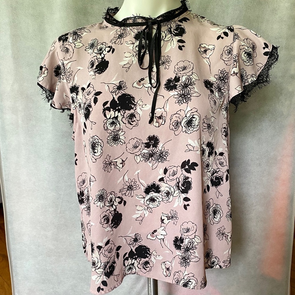 Lily White Floral top